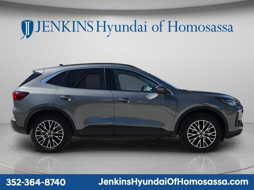 used 2025 Ford Escape car, priced at $26,751