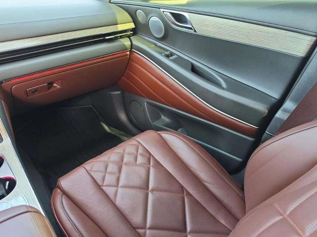 used 2025 Genesis GV80 car, priced at $65,136