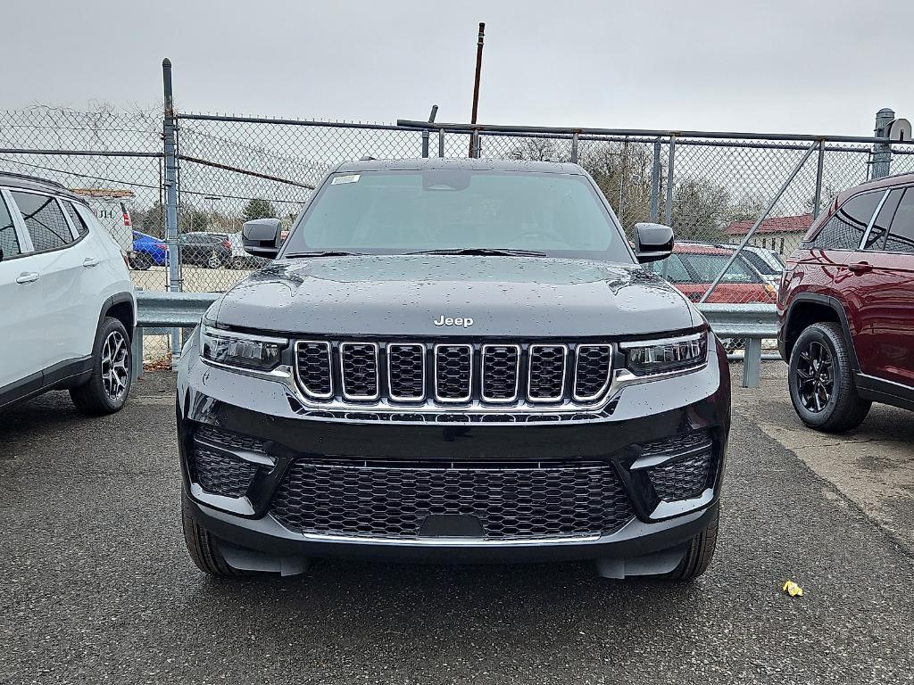 new 2026 Jeep Grand Cherokee car, priced at $43,934