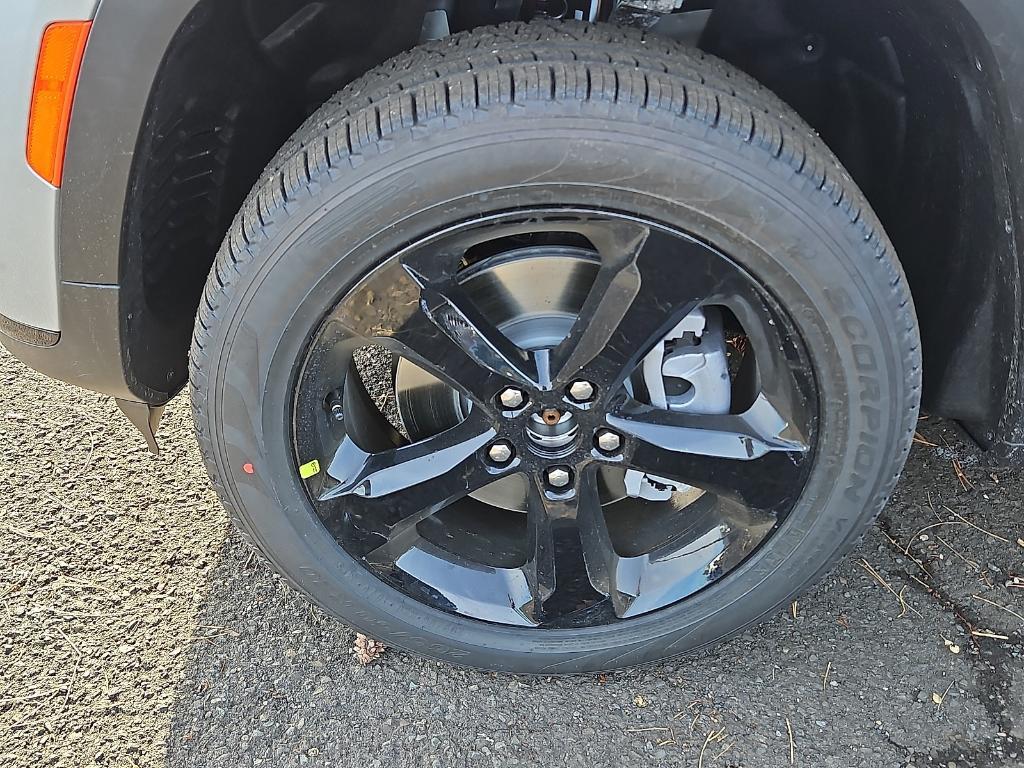 new 2025 Jeep Grand Cherokee L car, priced at $49,695