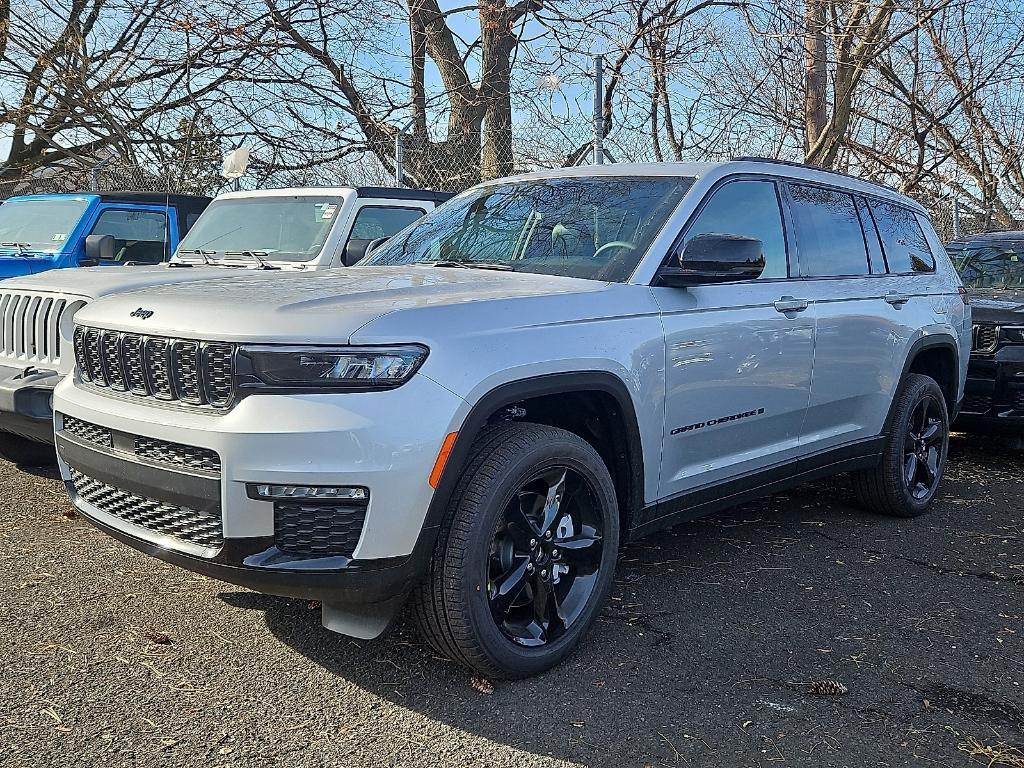 new 2025 Jeep Grand Cherokee L car, priced at $49,695