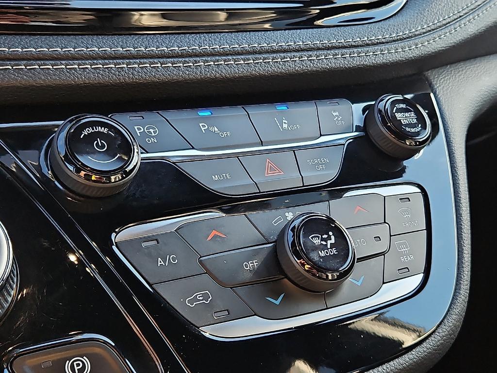 used 2023 Chrysler Pacifica Hybrid car, priced at $29,788