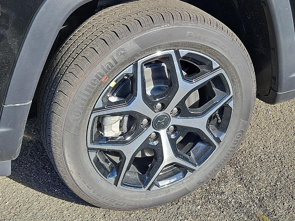 new 2026 Jeep Compass car, priced at $33,254