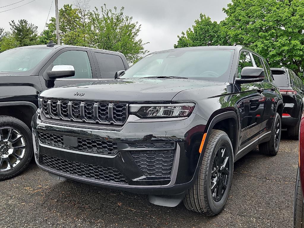 new 2026 Jeep Grand Cherokee car, priced at $47,884