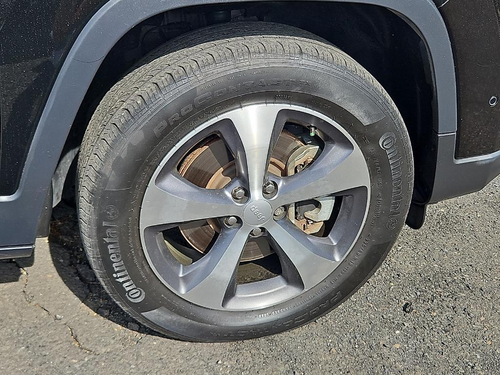 used 2021 Jeep Cherokee car, priced at $23,488