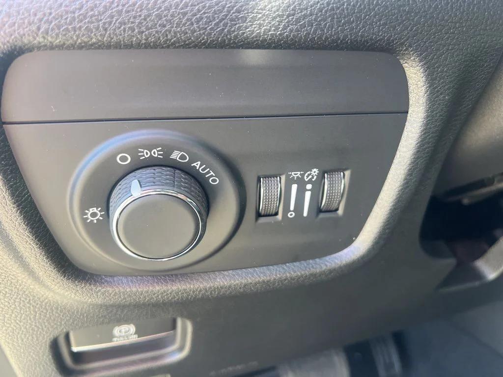 new 2026 Jeep Grand Cherokee car, priced at $46,594