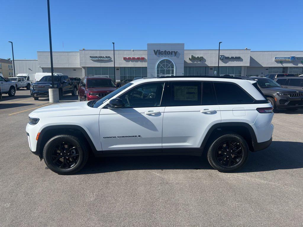 new 2026 Jeep Grand Cherokee car, priced at $46,773