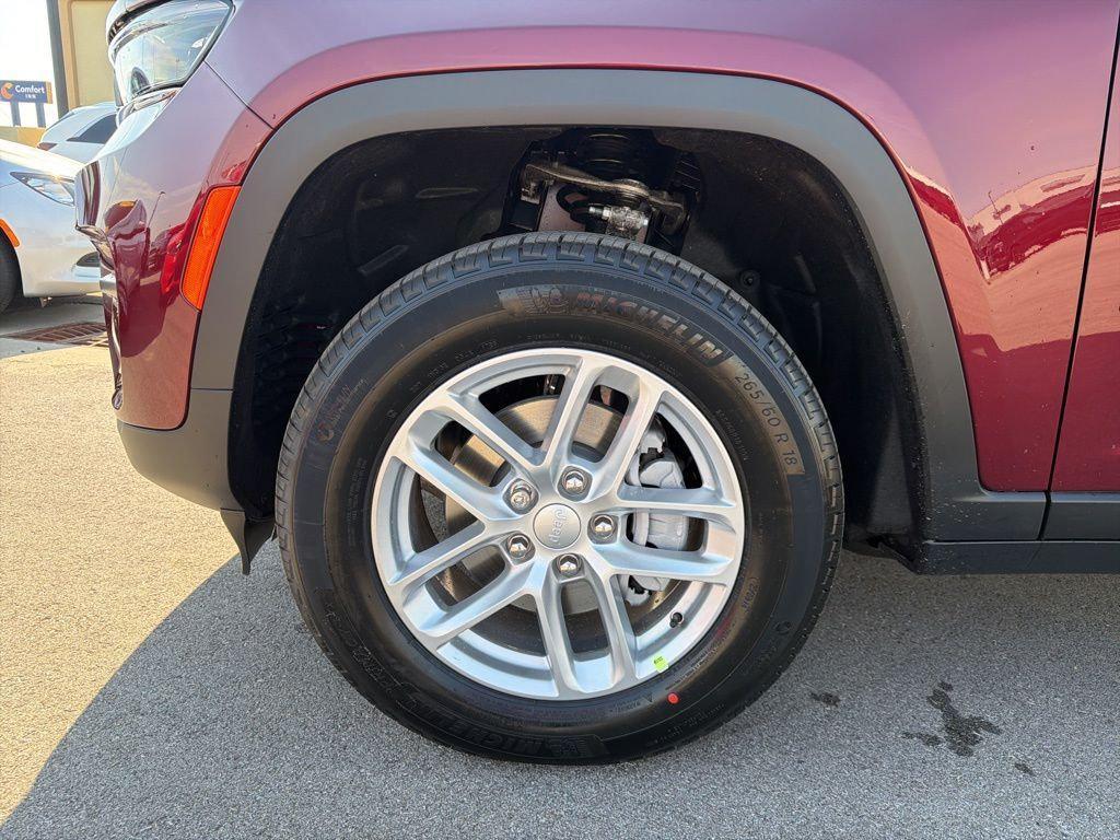 new 2026 Jeep Grand Cherokee car, priced at $42,823