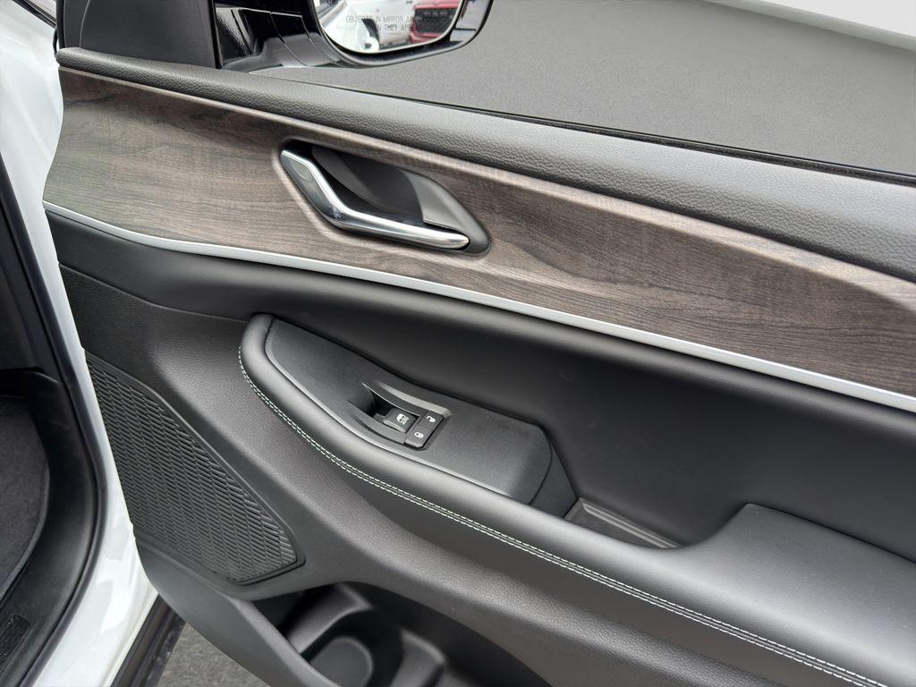 new 2025 Jeep Grand Cherokee L car, priced at $50,988