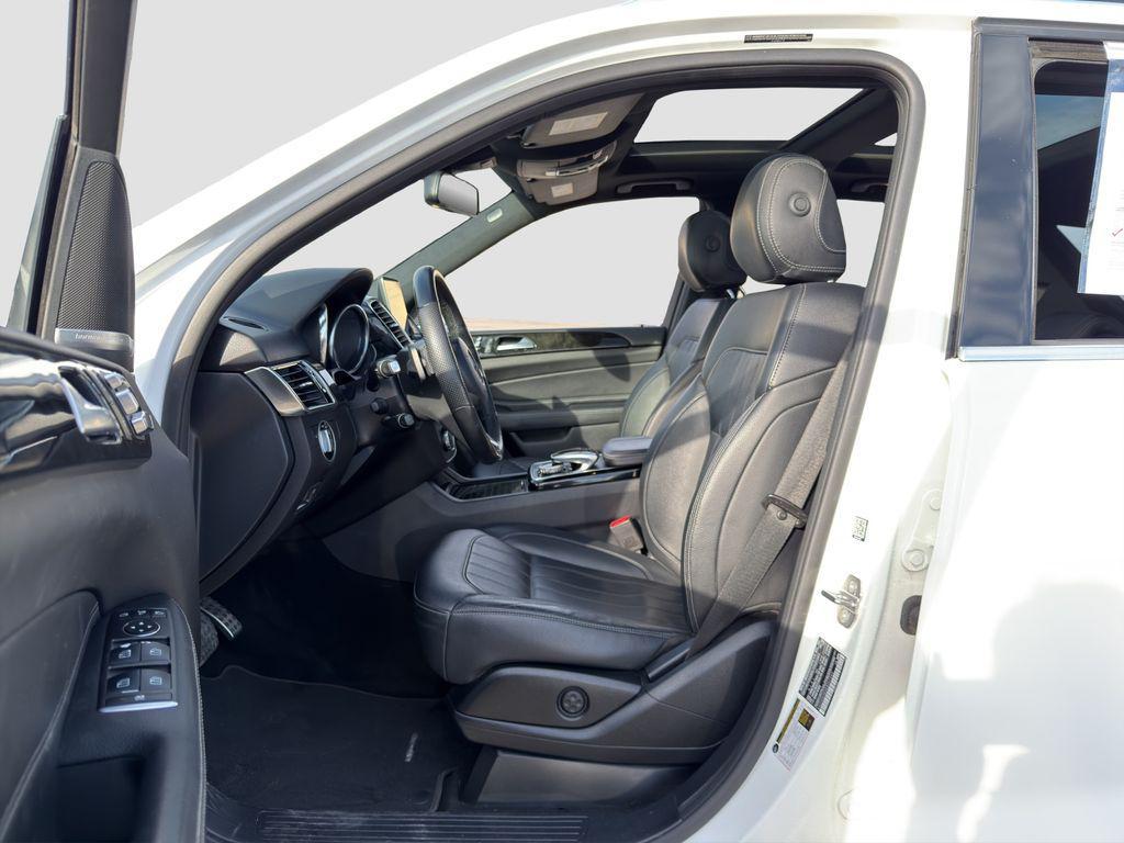 used 2019 Mercedes-Benz GLE 400 car, priced at $20,922