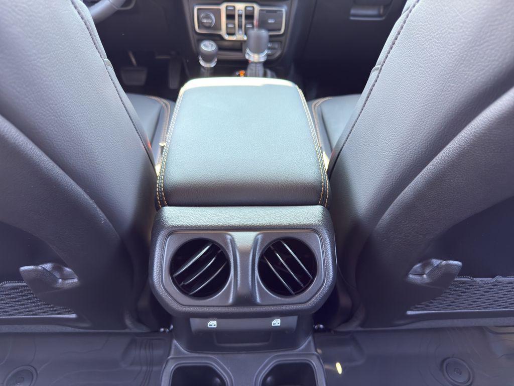 new 2025 Jeep Gladiator car, priced at $41,495