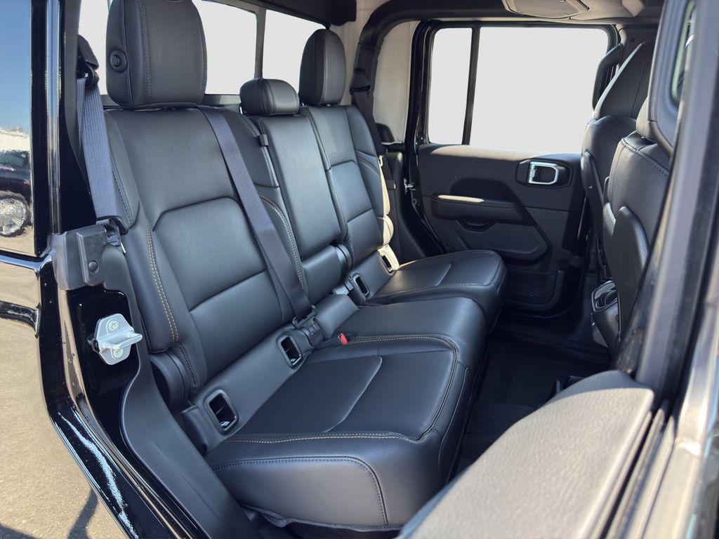 new 2025 Jeep Gladiator car, priced at $41,495