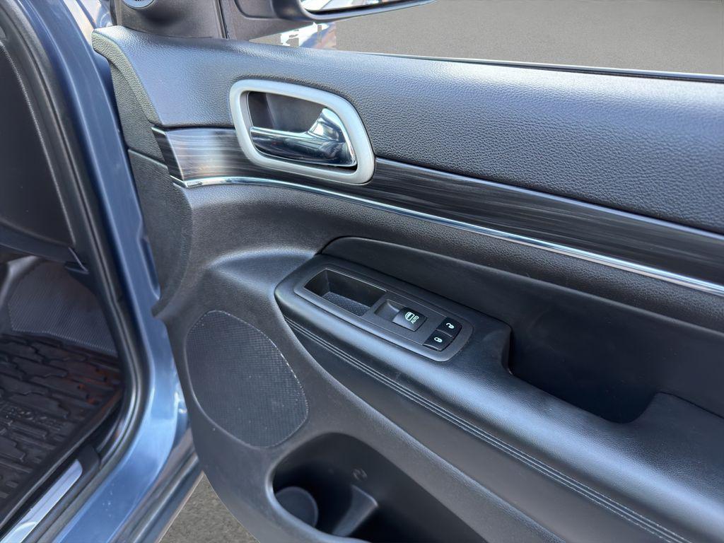 used 2021 Jeep Grand Cherokee car, priced at $21,995