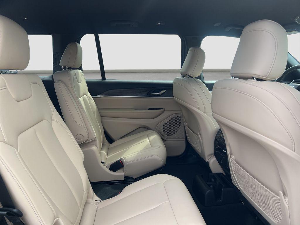 new 2025 Jeep Grand Cherokee L car, priced at $42,498