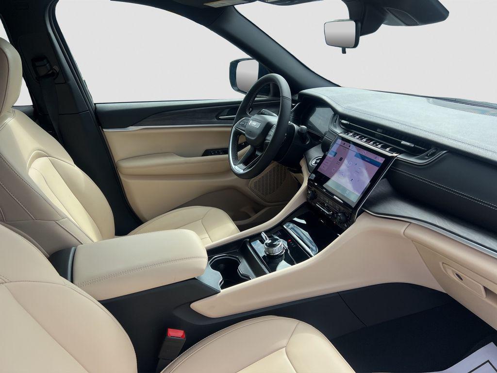 new 2025 Jeep Grand Cherokee L car, priced at $42,498