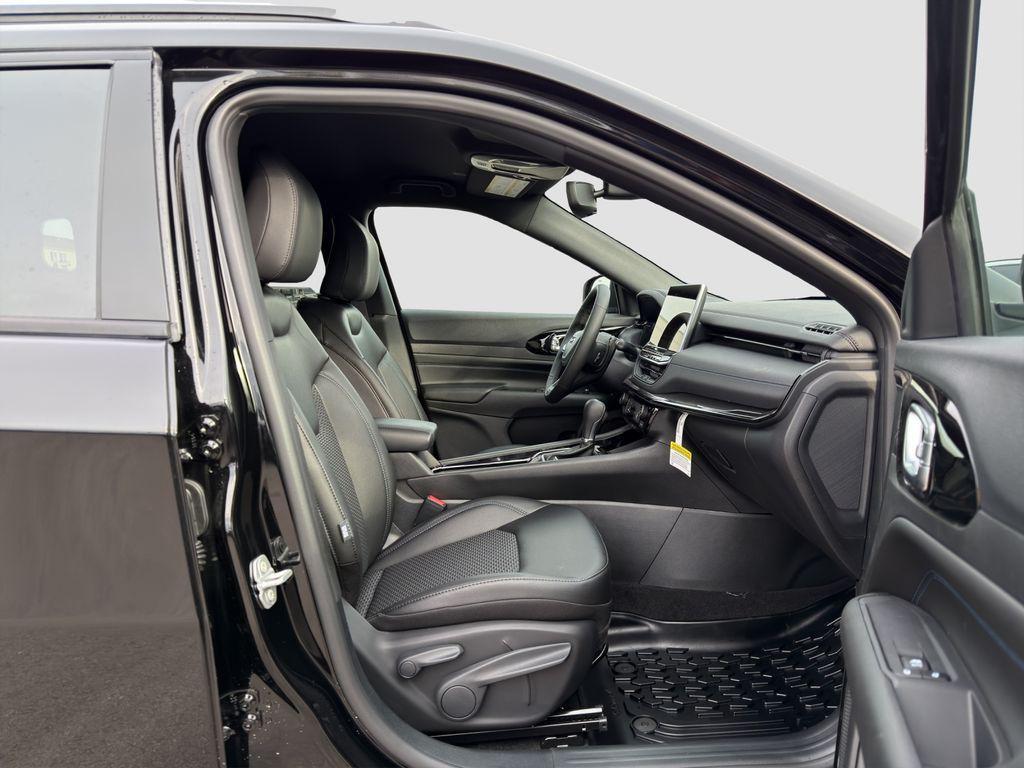 new 2026 Jeep Compass car, priced at $31,425