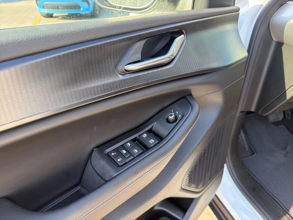 new 2026 Jeep Grand Cherokee car, priced at $39,594