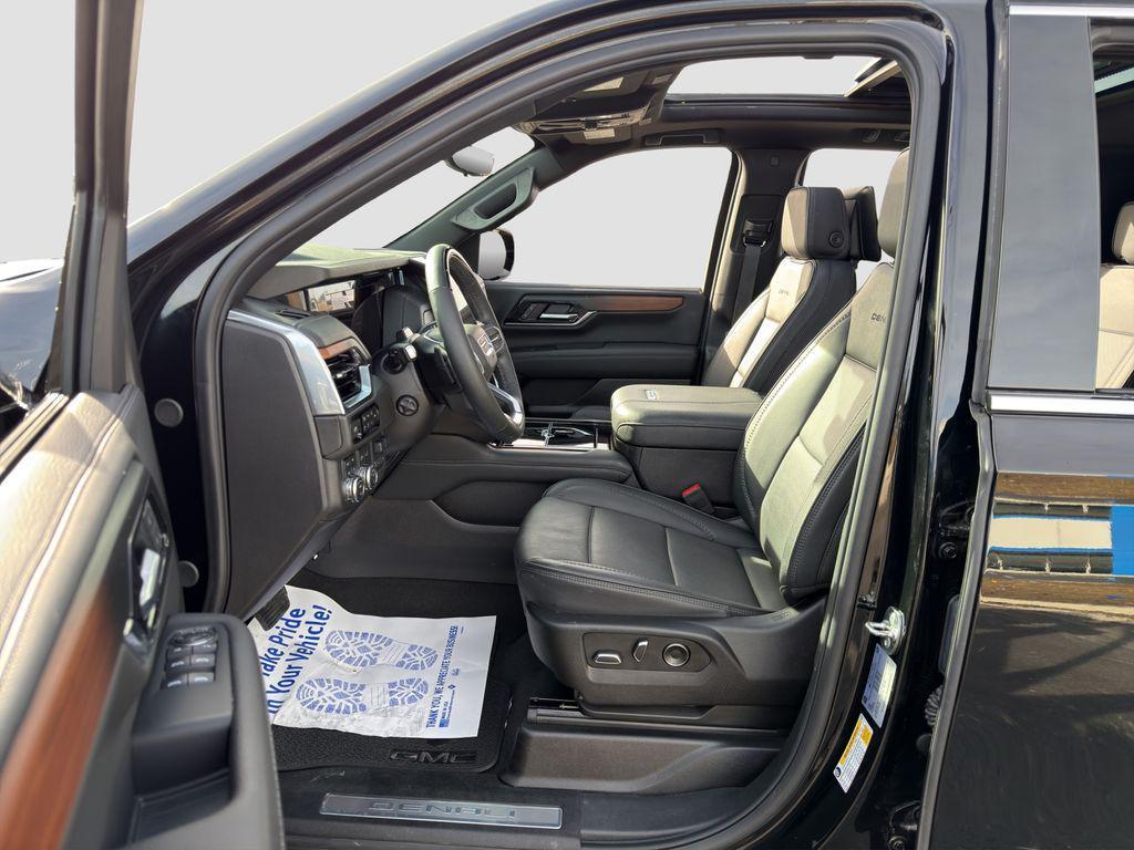 used 2025 GMC Yukon car