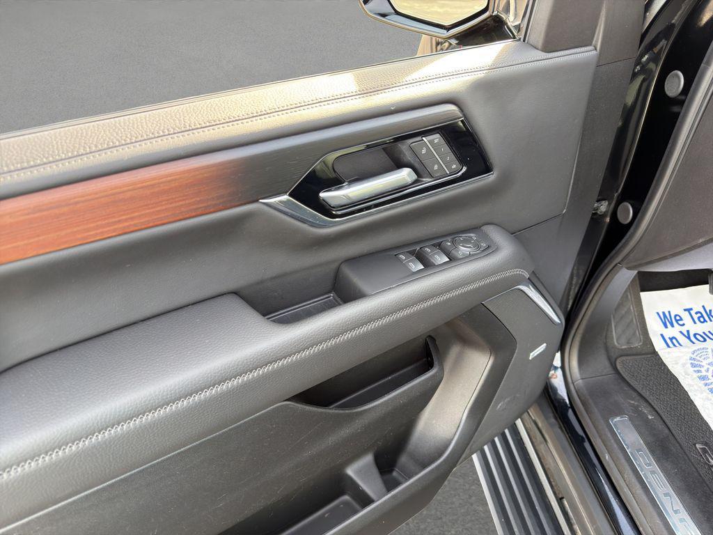 used 2025 GMC Yukon car