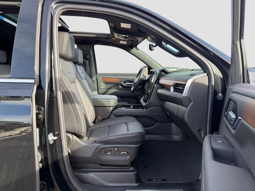 used 2025 GMC Yukon car