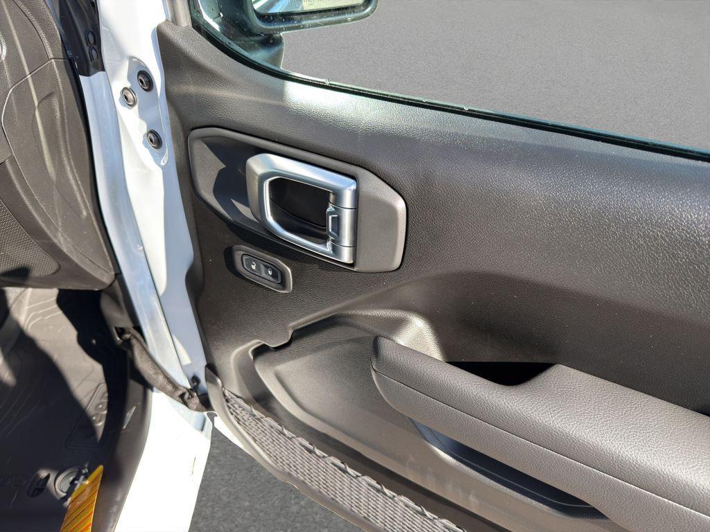 new 2026 Jeep Gladiator car, priced at $49,570