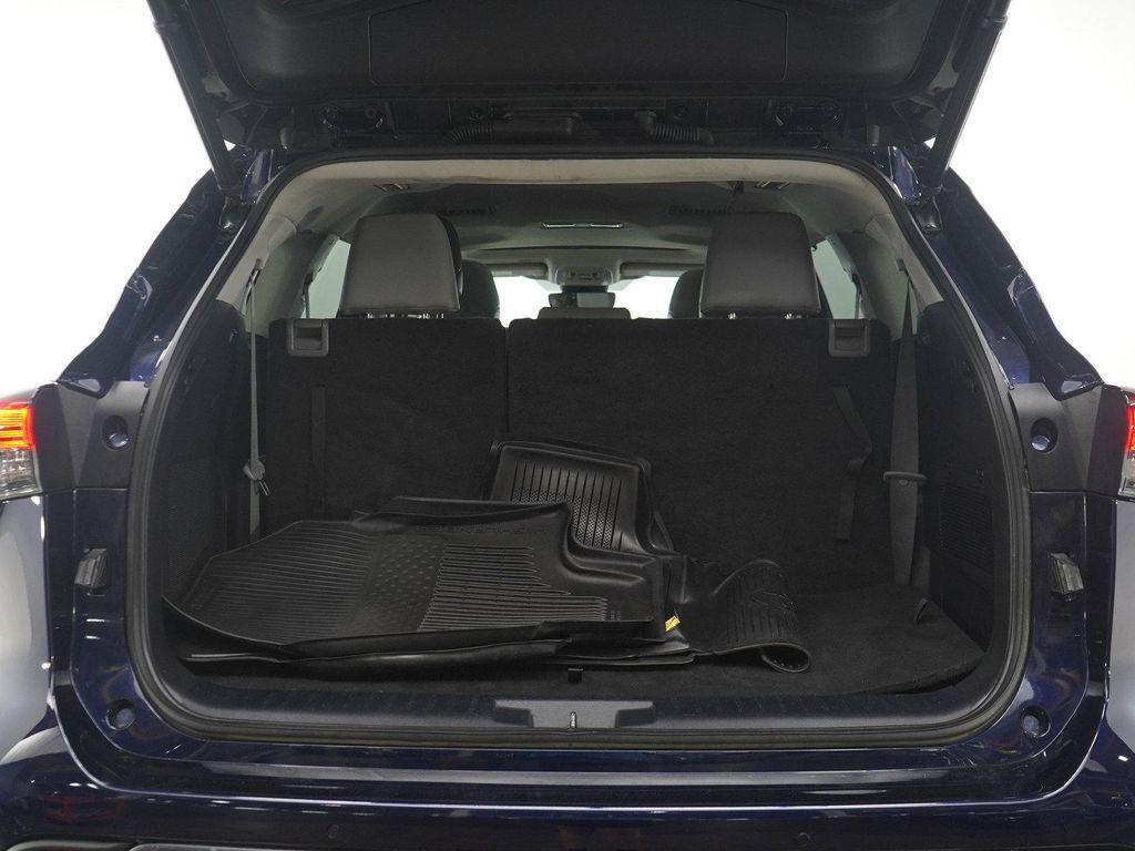 used 2023 Toyota Highlander Hybrid car, priced at $40,348