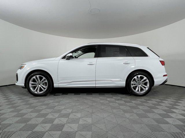 new 2025 Audi Q7 car, priced at $75,205
