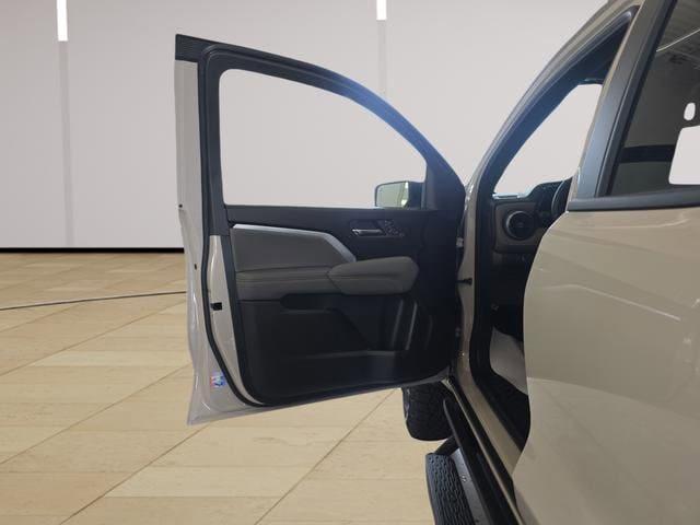 new 2026 Chevrolet Colorado car, priced at $60,625