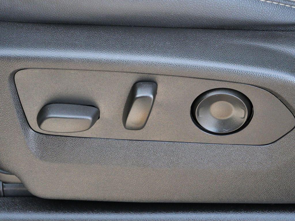 used 2022 GMC Yukon XL car, priced at $48,900