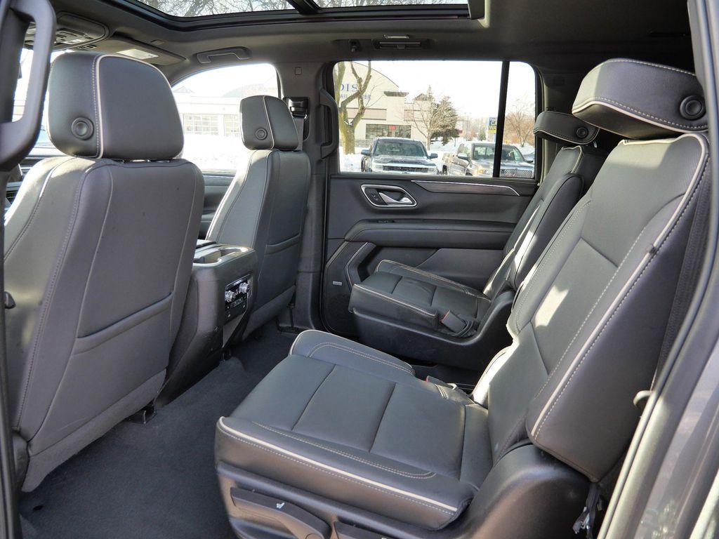 used 2022 GMC Yukon XL car, priced at $48,900