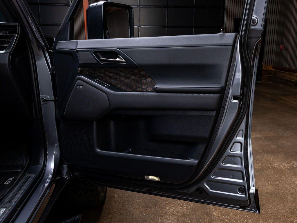 Lexus GX view 36