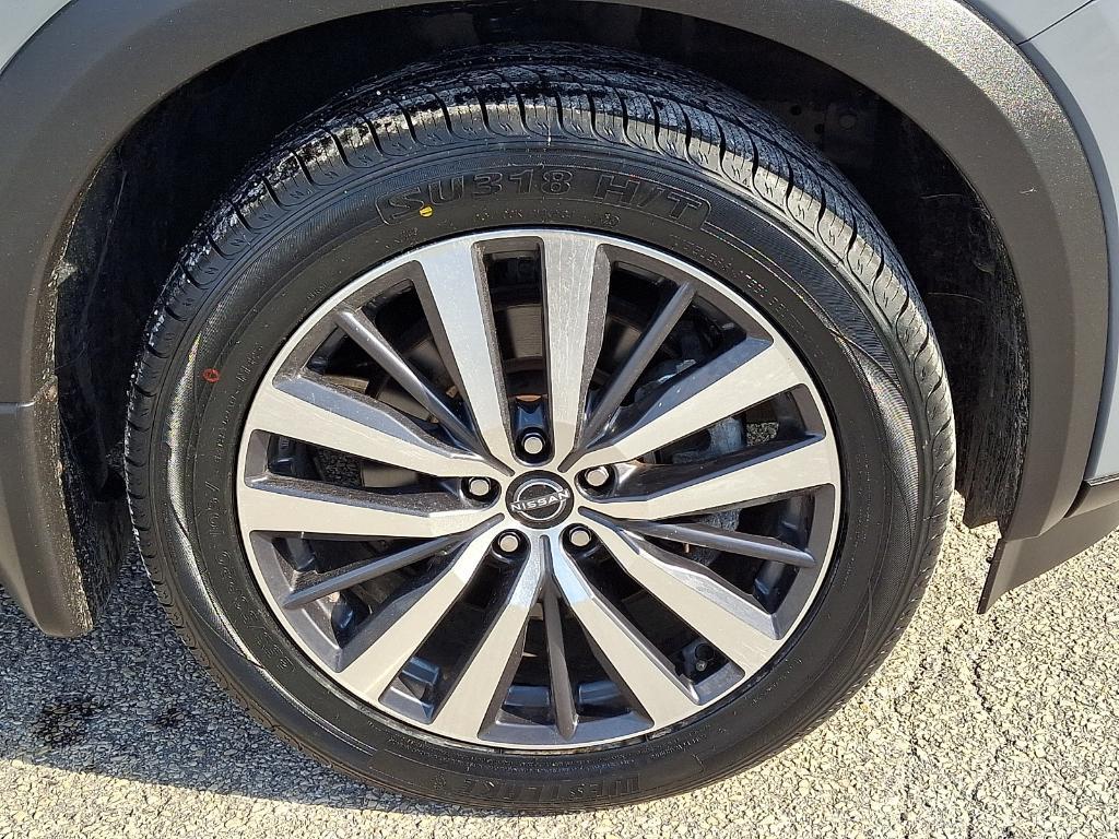 used 2022 Nissan Pathfinder car, priced at $32,999