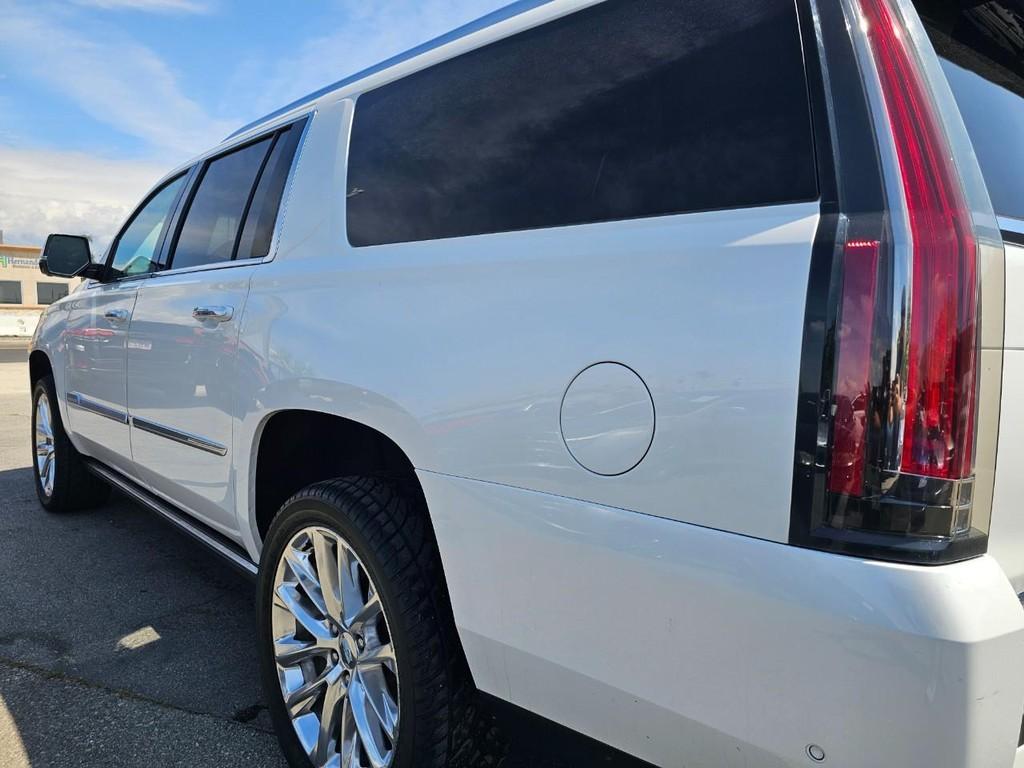 used 2019 Cadillac Escalade ESV car, priced at $28,995