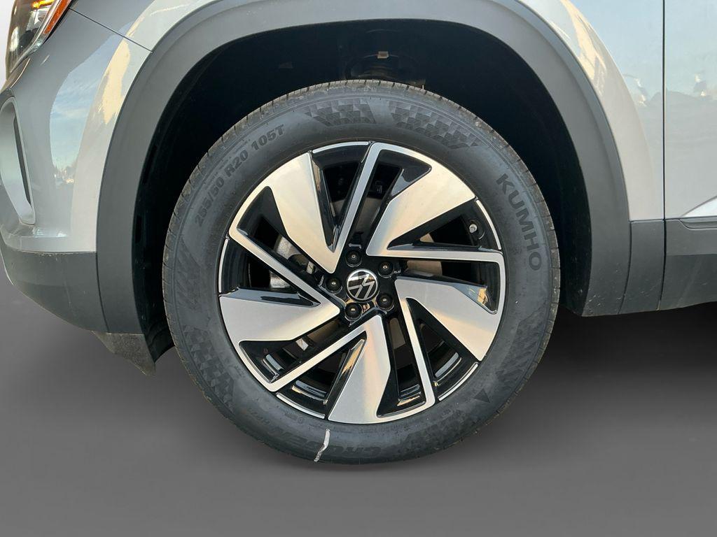 new 2025 Volkswagen Atlas car, priced at $44,155