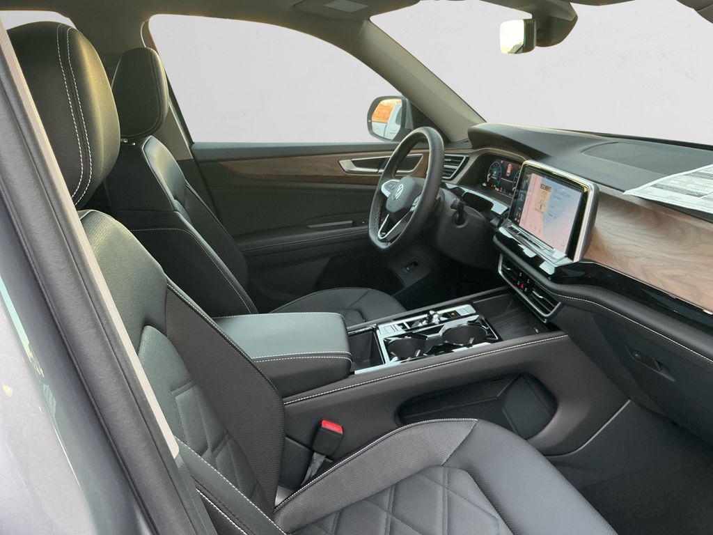 new 2025 Volkswagen Atlas car, priced at $44,155