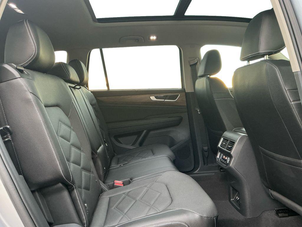 new 2025 Volkswagen Atlas car, priced at $44,155