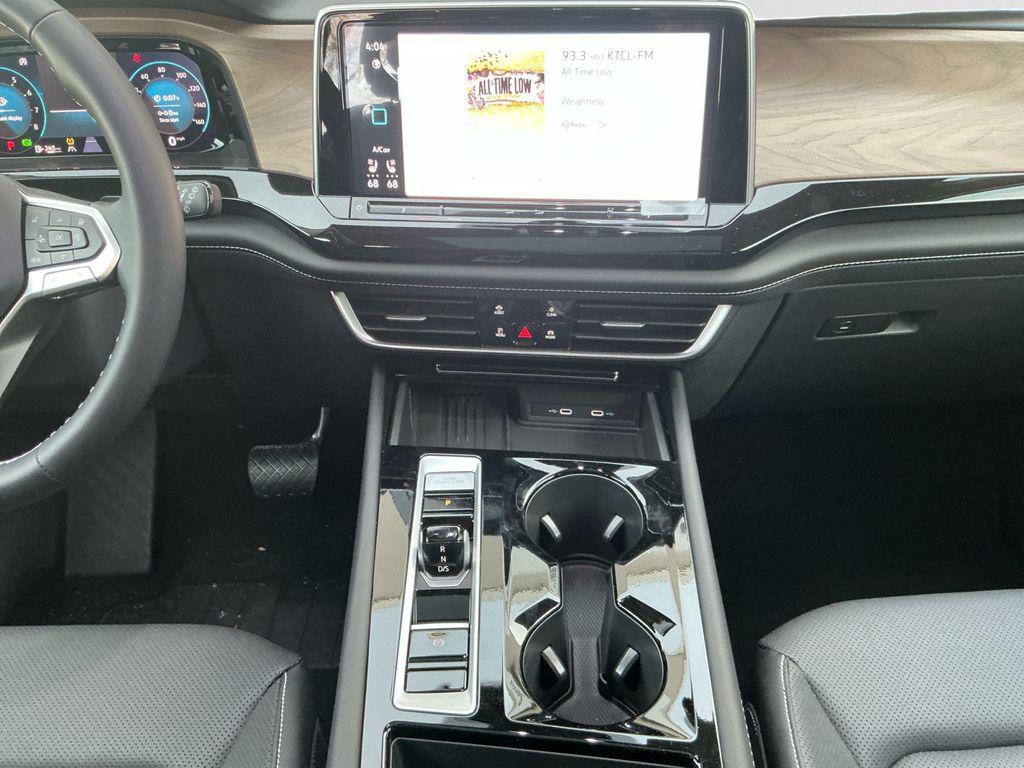 new 2025 Volkswagen Atlas car, priced at $44,155