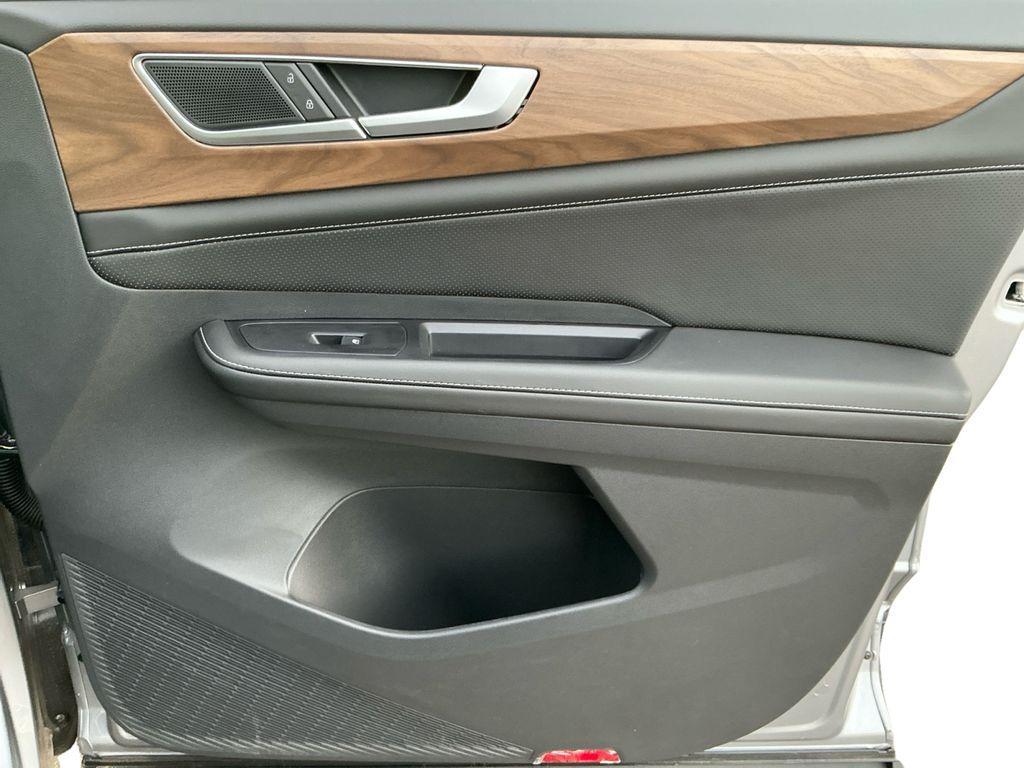 new 2025 Volkswagen Atlas car, priced at $44,155