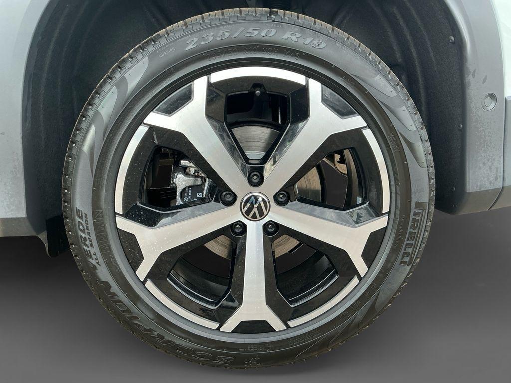 new 2026 Volkswagen Tiguan car, priced at $33,751