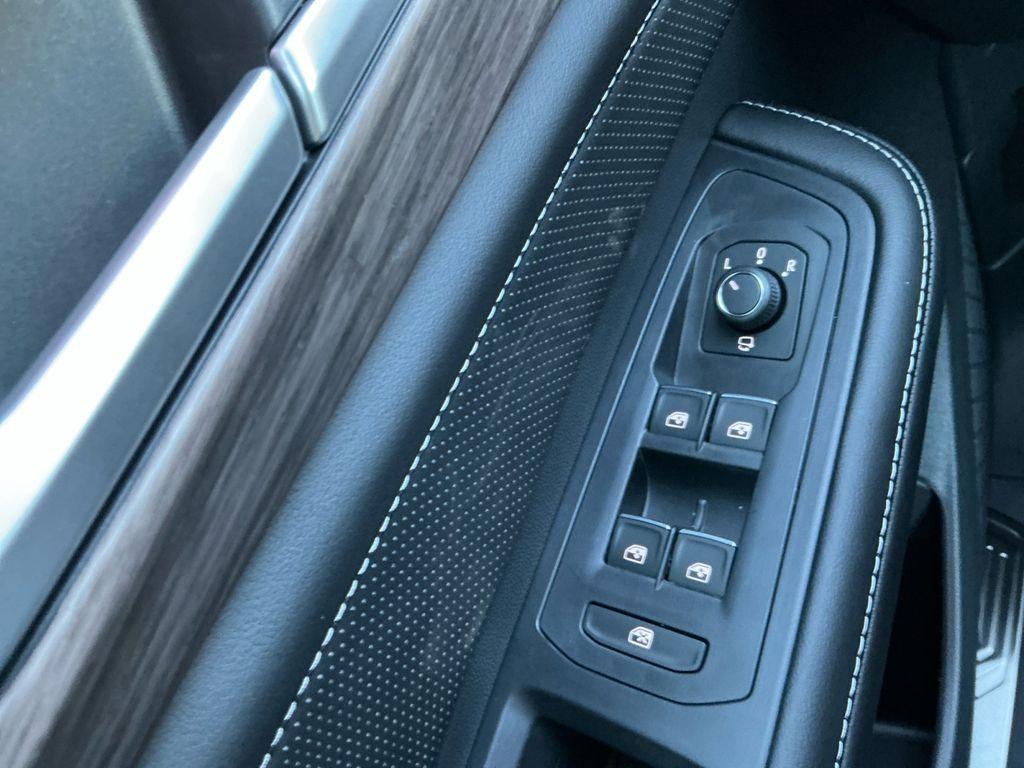 new 2026 Volkswagen Atlas car, priced at $52,998
