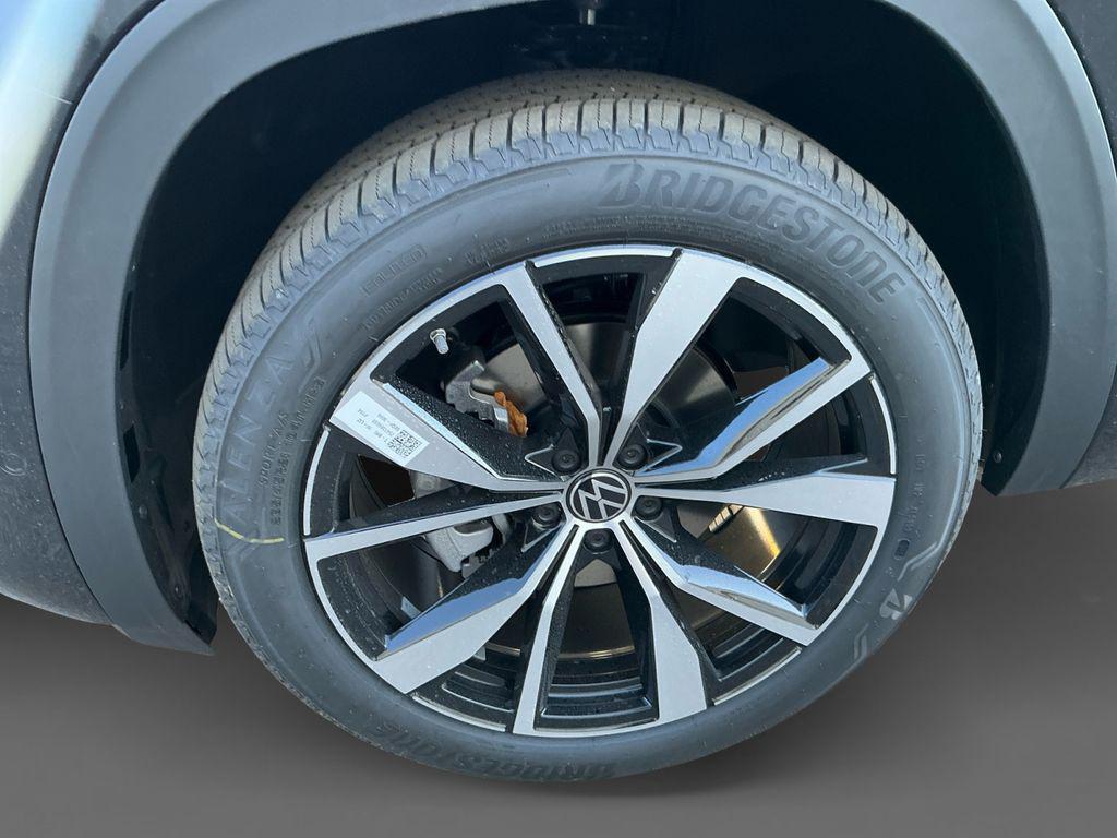 new 2026 Volkswagen Atlas car, priced at $52,998