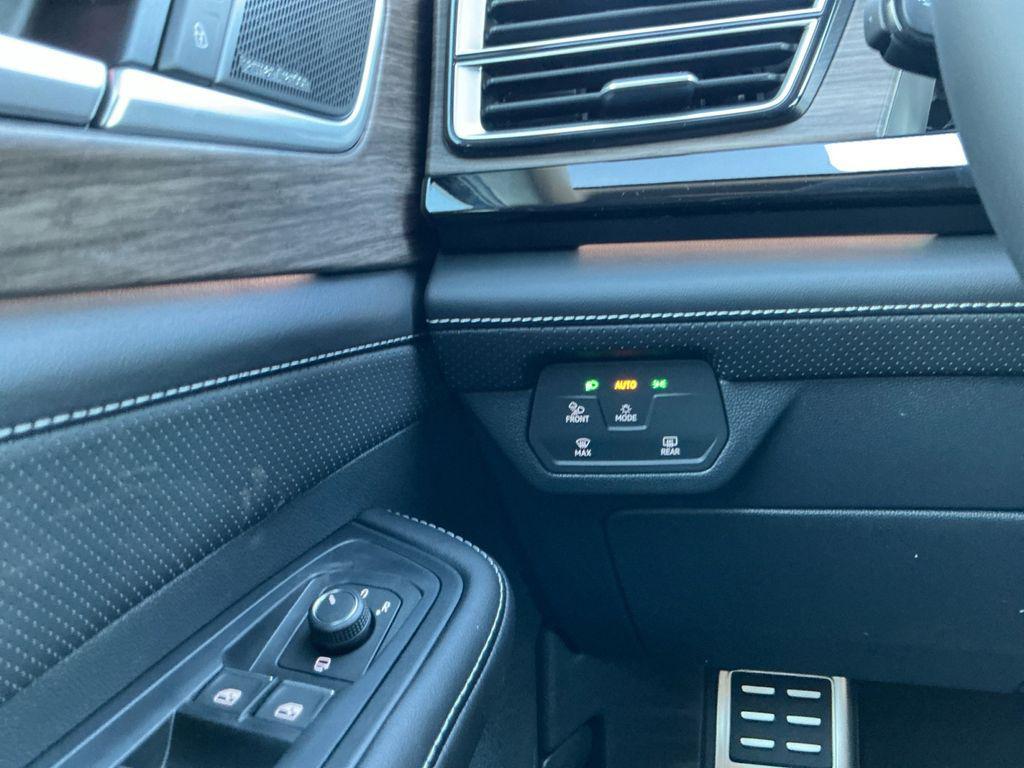 new 2026 Volkswagen Atlas car, priced at $52,998