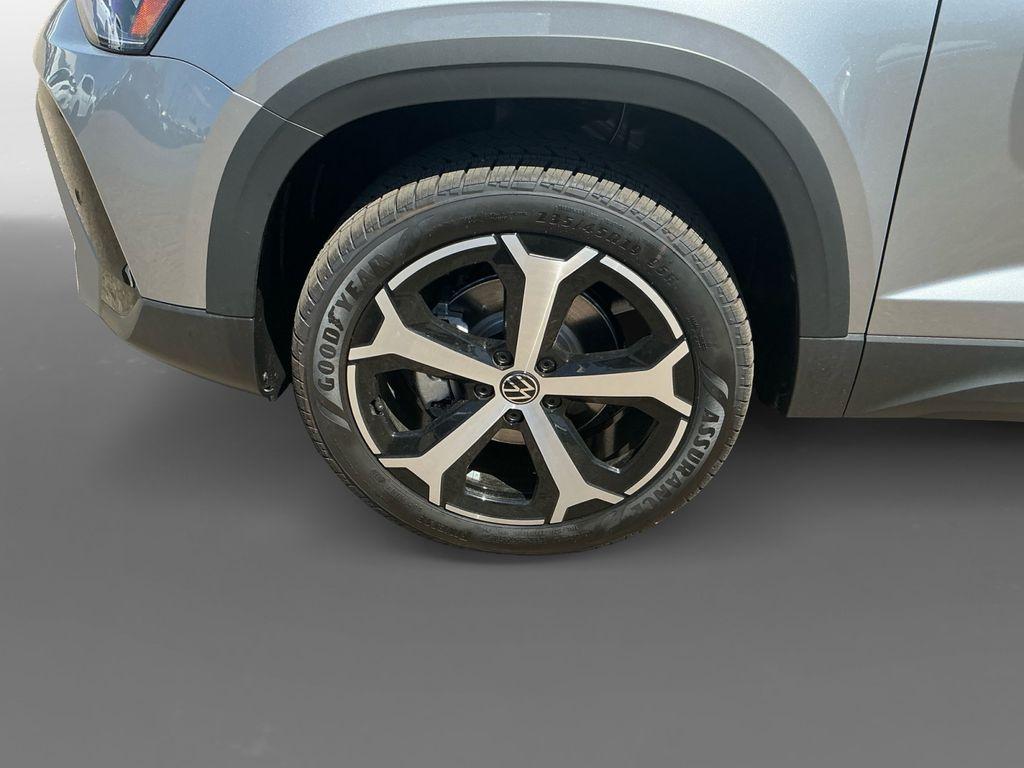 new 2026 Volkswagen Taos car, priced at $34,328