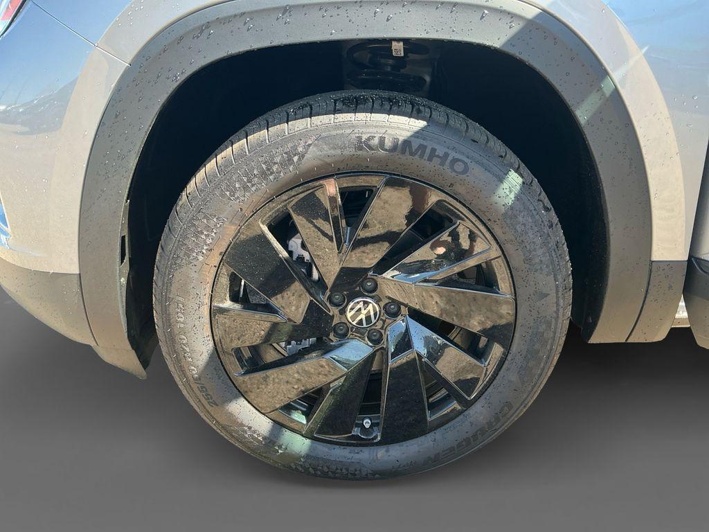 new 2026 Volkswagen Atlas car, priced at $42,490