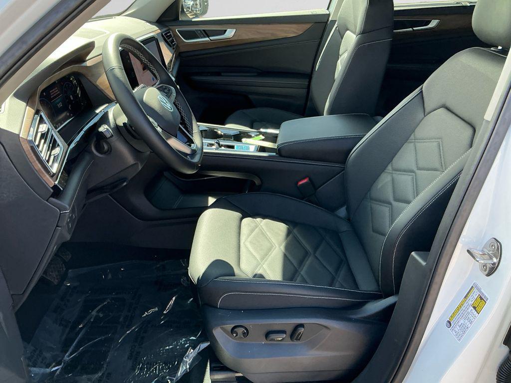 new 2026 Volkswagen Atlas car, priced at $43,423