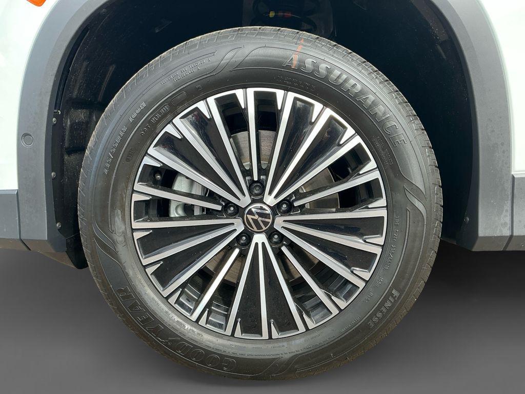 new 2026 Volkswagen Tiguan car, priced at $32,595