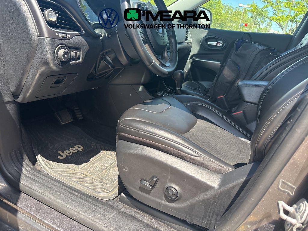used 2019 Jeep Cherokee car, priced at $14,998