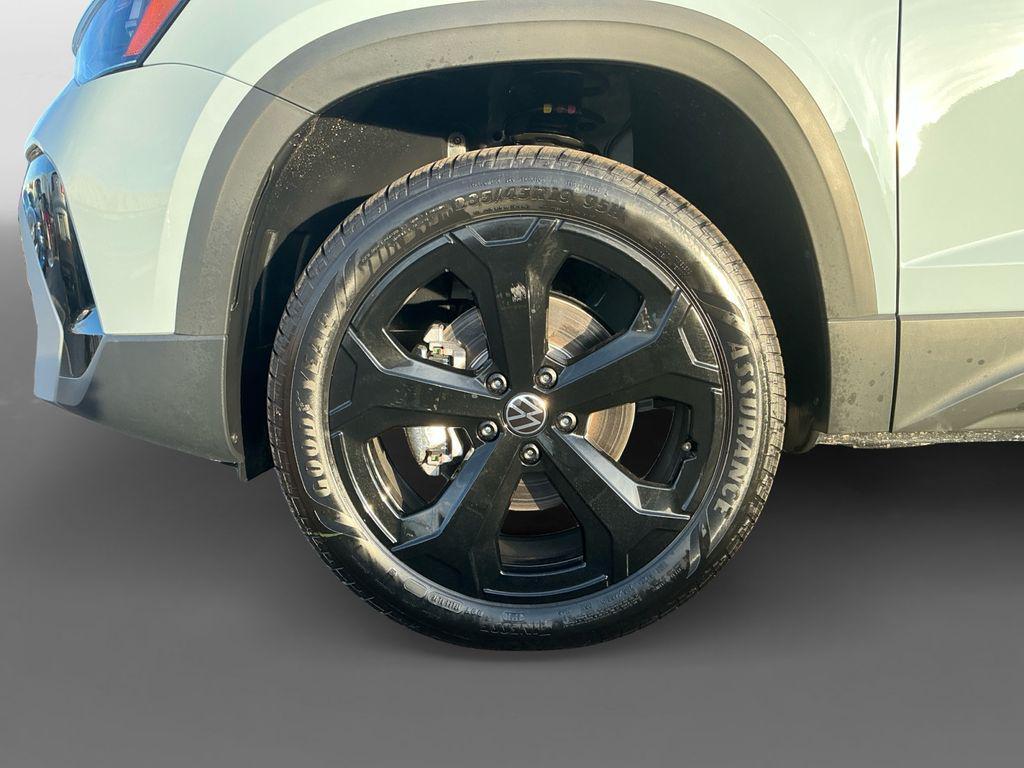 new 2026 Volkswagen Taos car, priced at $35,294