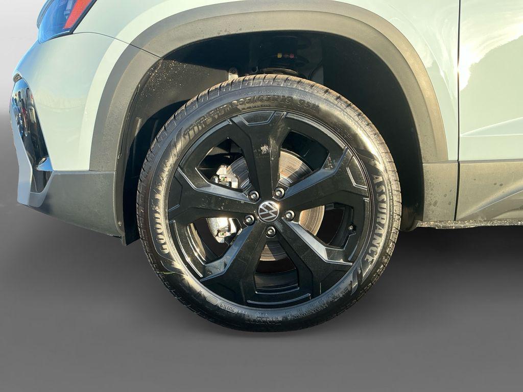 new 2026 Volkswagen Taos car, priced at $36,667