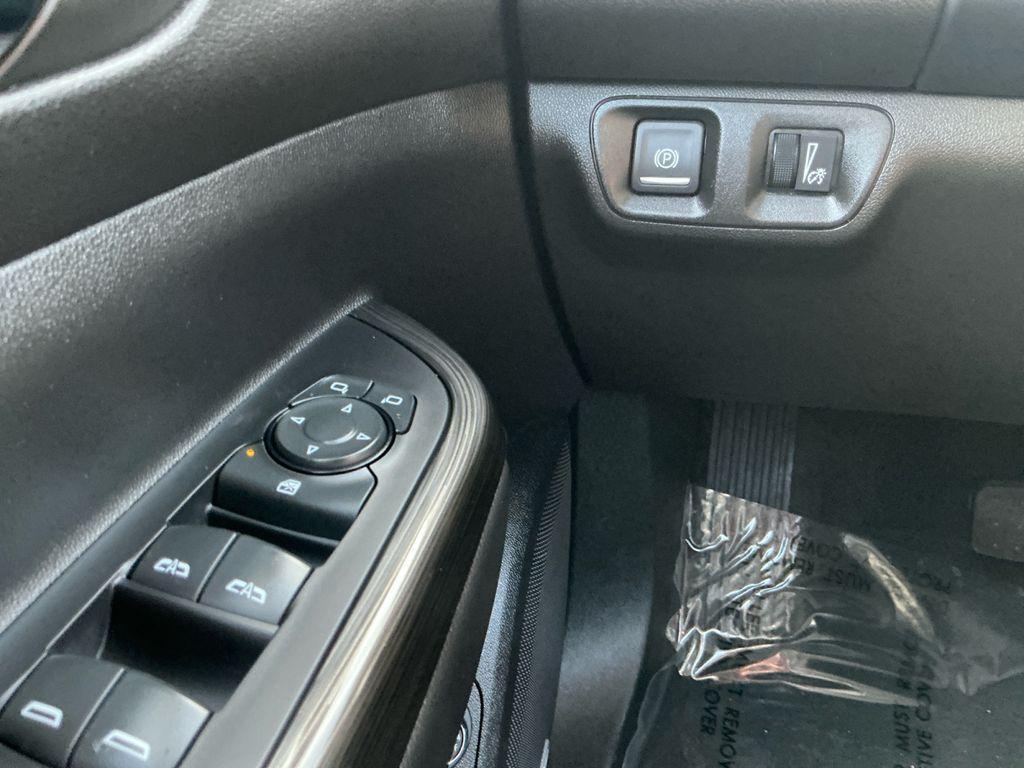 used 2023 GMC Acadia car, priced at $26,794